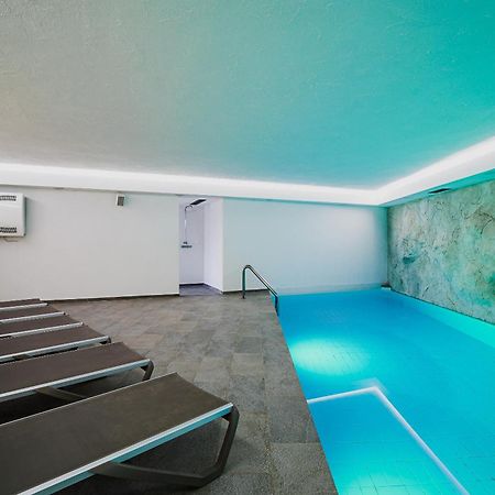 Apartments Maleric With Indoor Pool And Wellness Dragatuš Kültér fotó