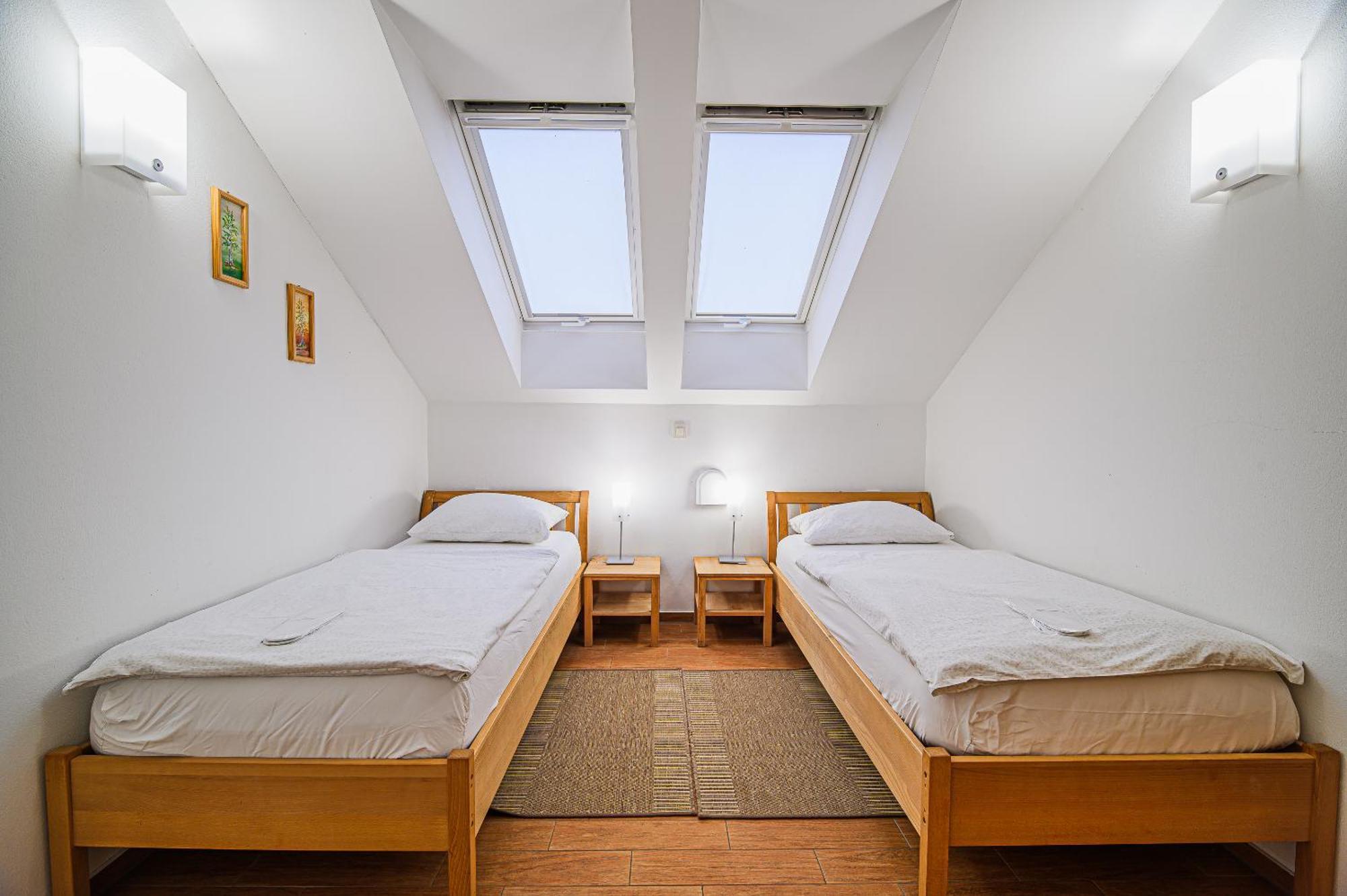 Apartments Maleric With Indoor Pool And Wellness Dragatuš Kültér fotó