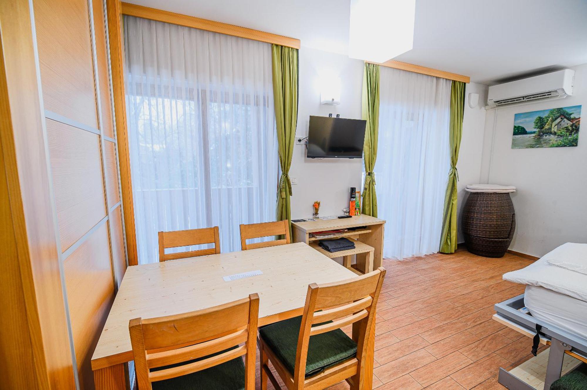 Apartments Maleric With Indoor Pool And Wellness Dragatuš Szoba fotó
