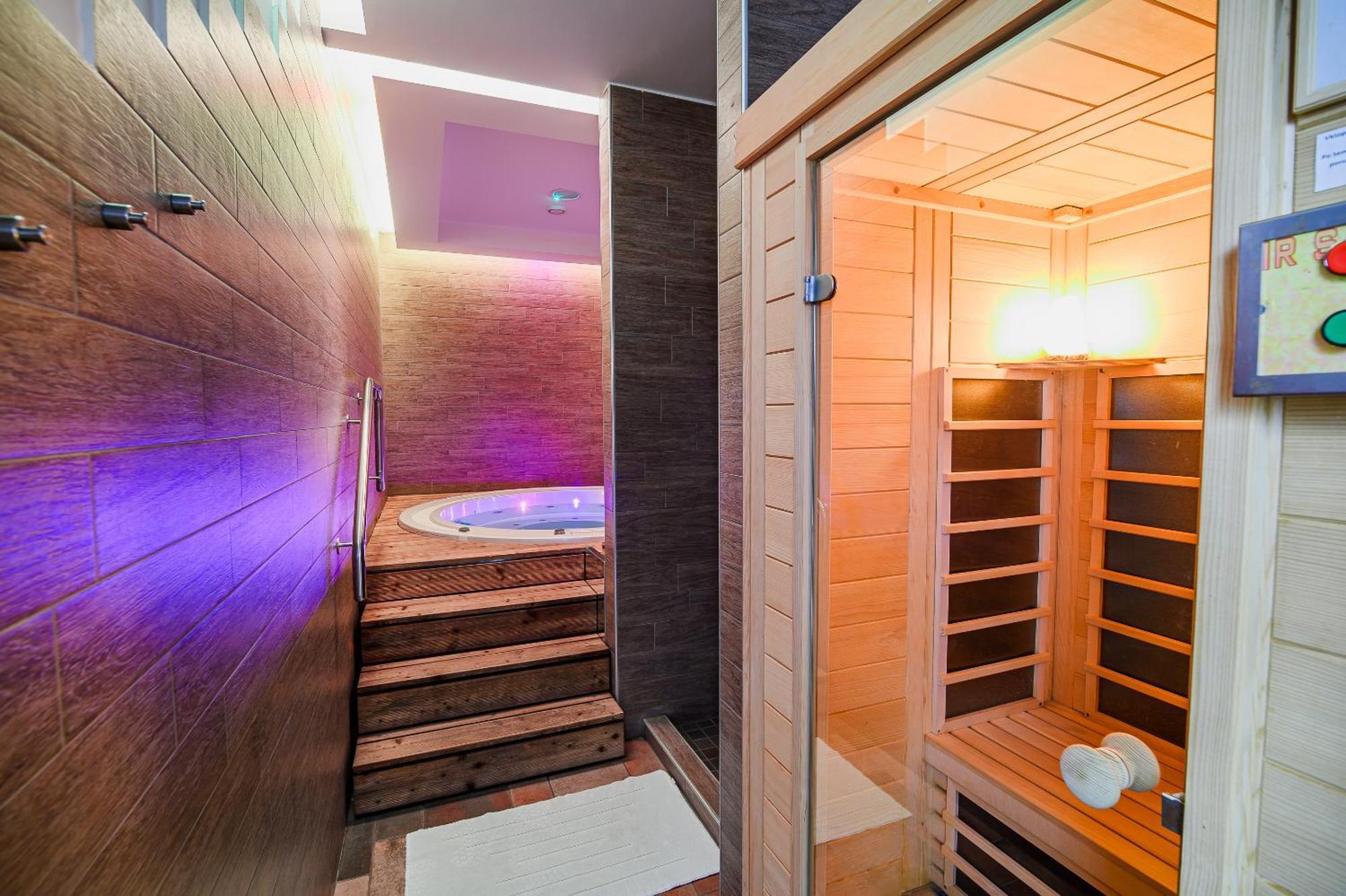 Apartments Maleric With Indoor Pool And Wellness Dragatuš Kültér fotó