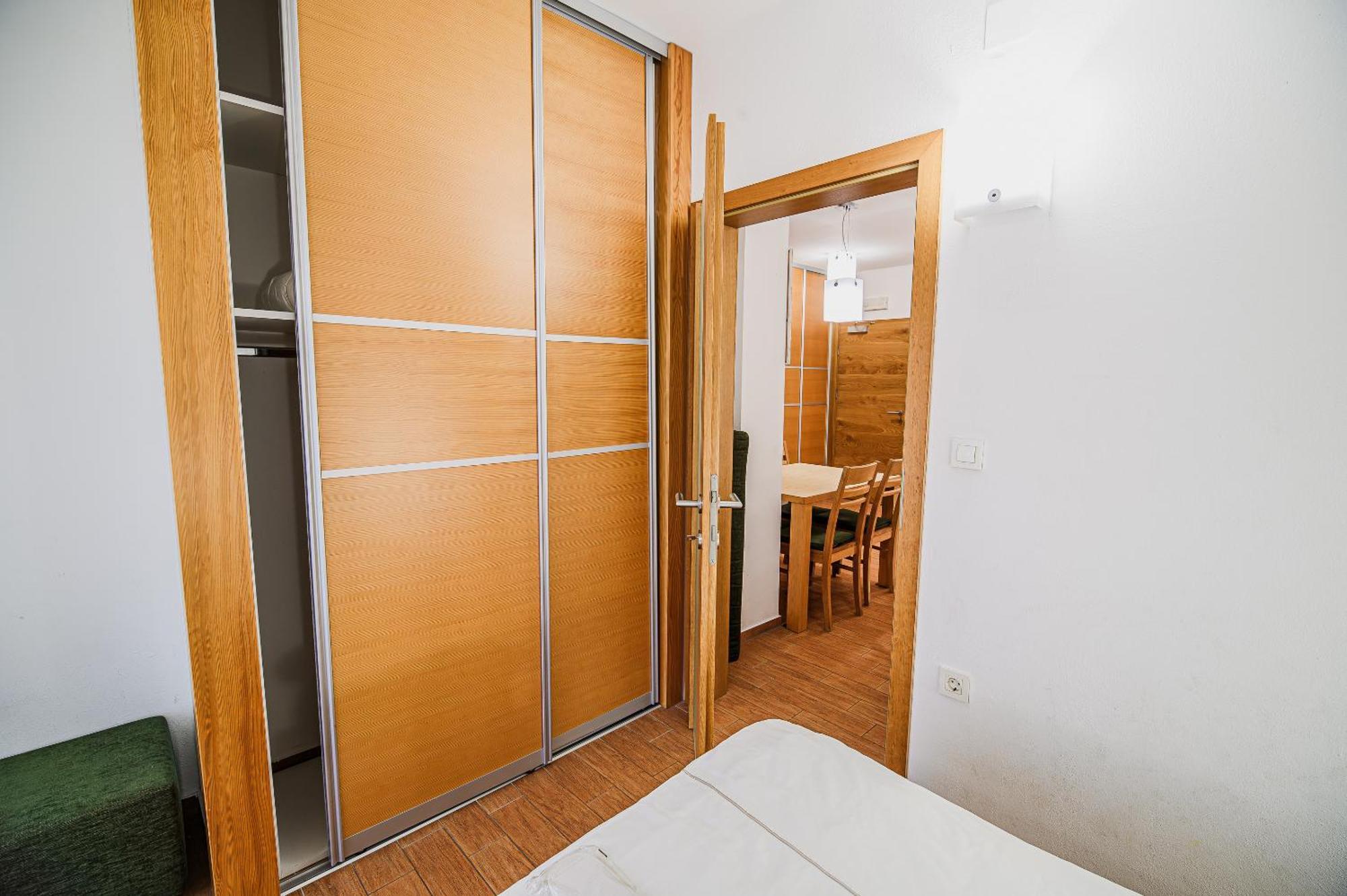 Apartments Maleric With Indoor Pool And Wellness Dragatuš Szoba fotó