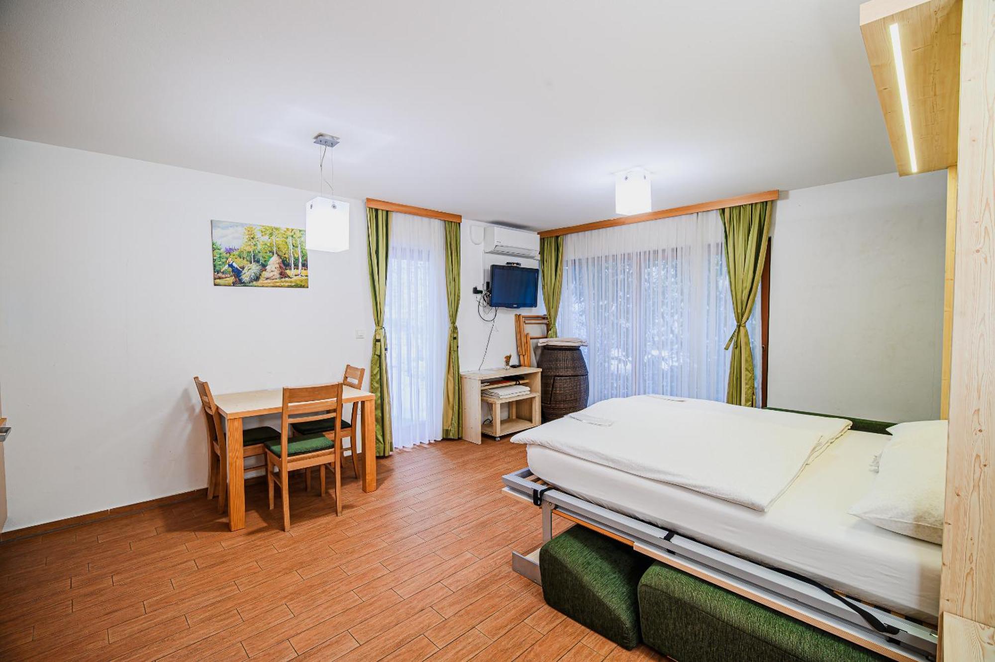Apartments Maleric With Indoor Pool And Wellness Dragatuš Szoba fotó