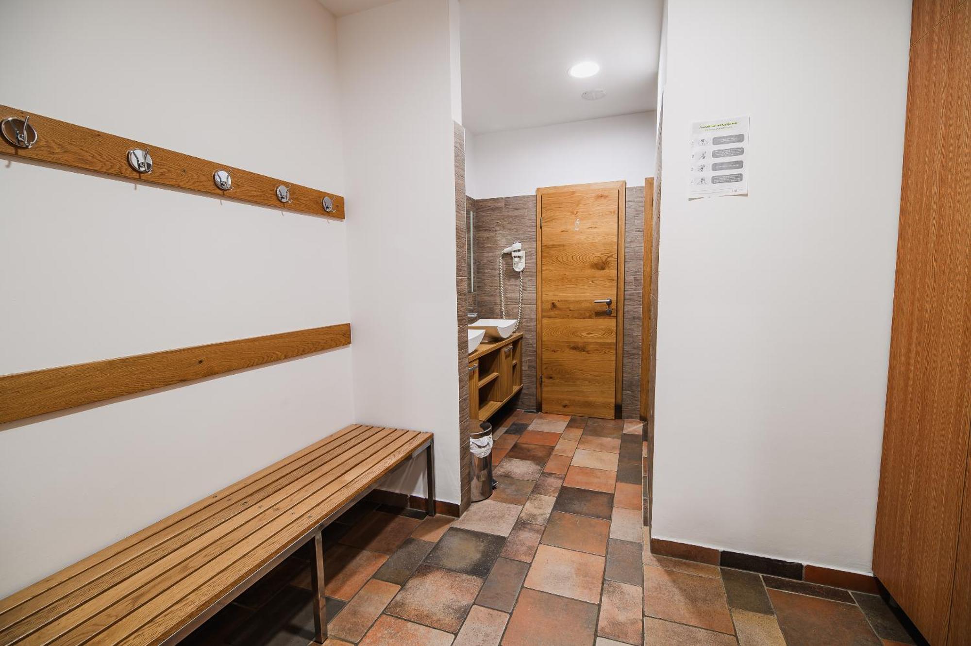 Apartments Maleric With Indoor Pool And Wellness Dragatuš Kültér fotó