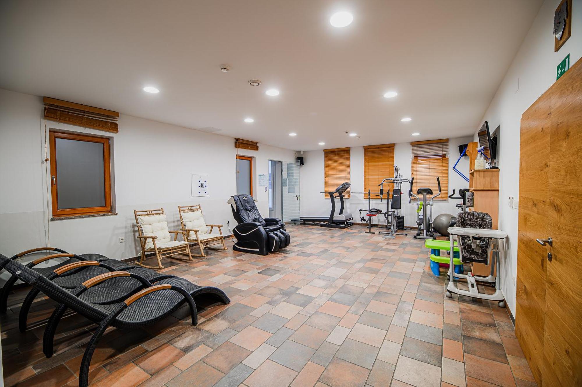 Apartments Maleric With Indoor Pool And Wellness Dragatuš Kültér fotó