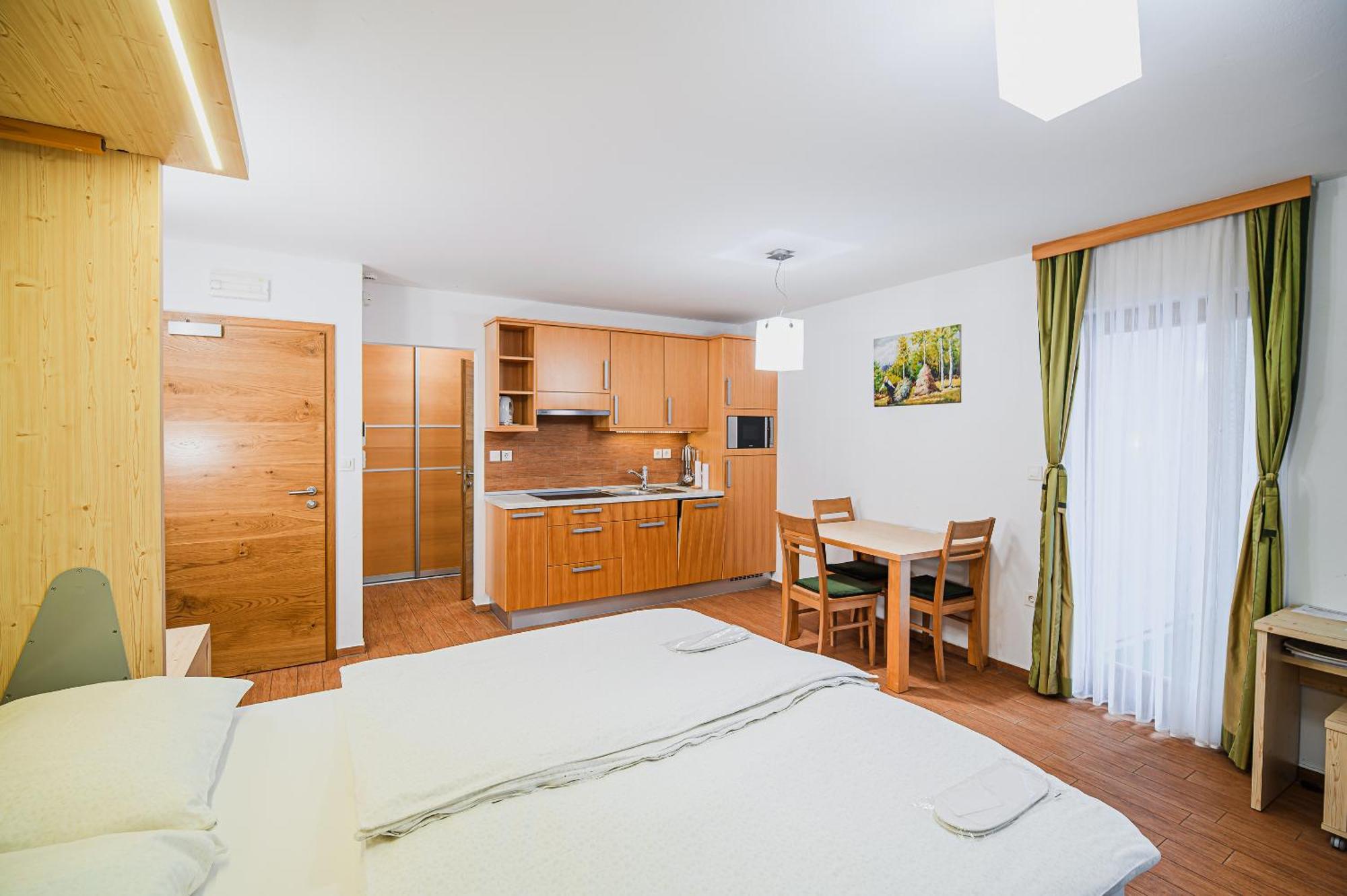 Apartments Maleric With Indoor Pool And Wellness Dragatuš Szoba fotó